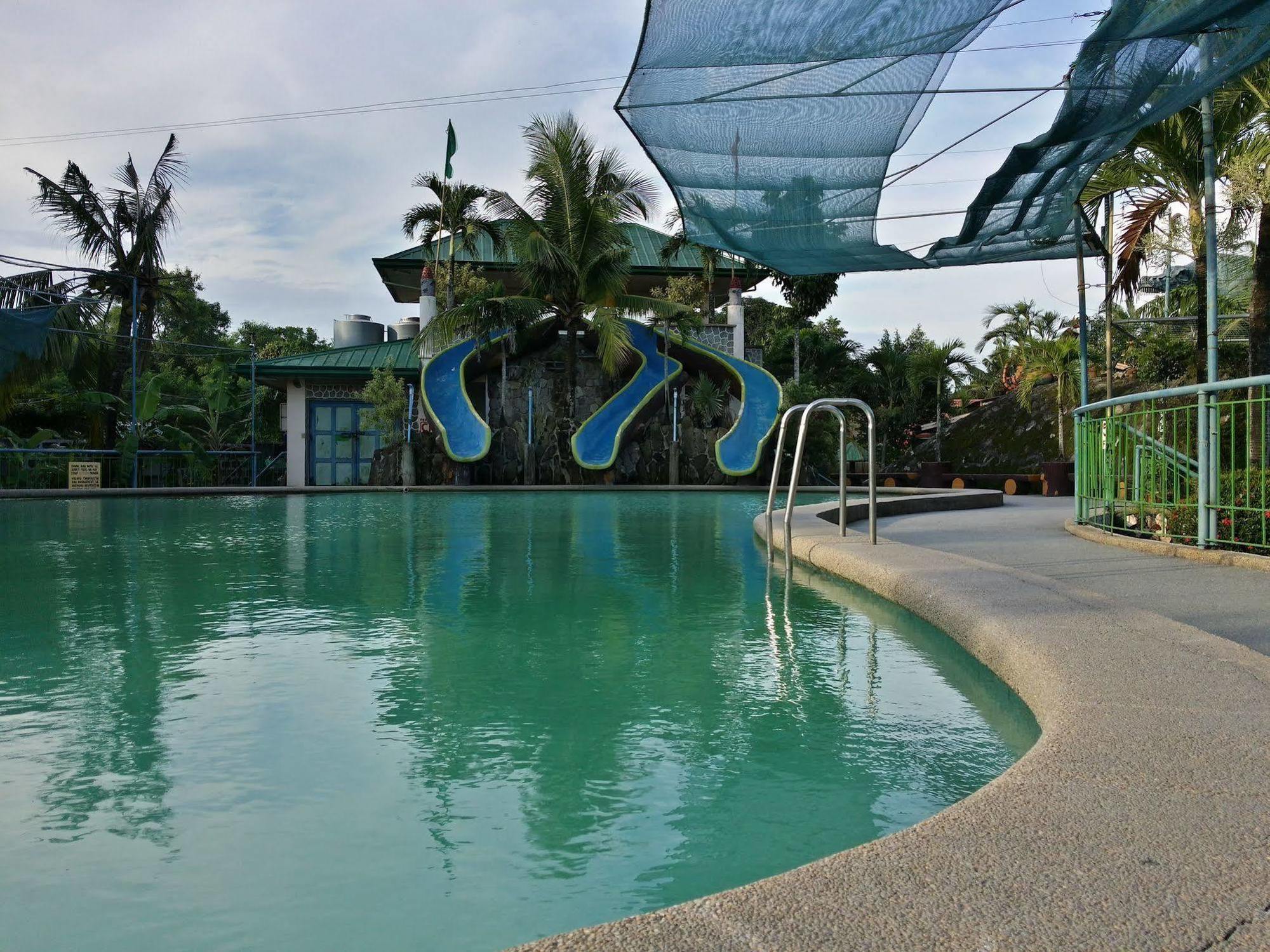 Villa Del Carmen Resort And Restaurant Bulacan Exterior photo
